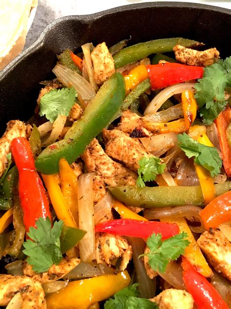 Skillet Chicken Fajitas * Zesty Olive - Simple, Tasty, and Healthy Recipes