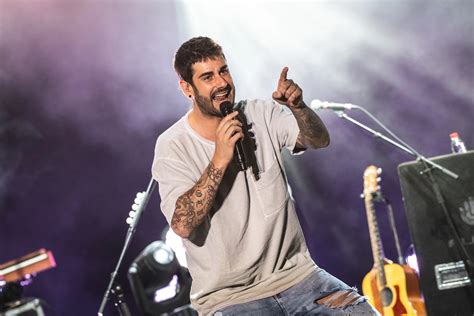 Pol Mica En El Concierto De Melendi En Oviedo Denuncian Que Incumple