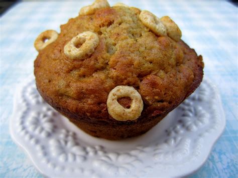 Stephanie Cooks: Cheerios Banana Muffins