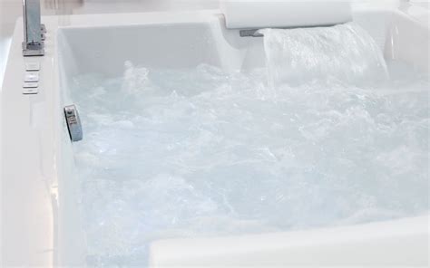 Are Hotel Jacuzzi Tubs Safe? Assessing the Risks and Precautions ...