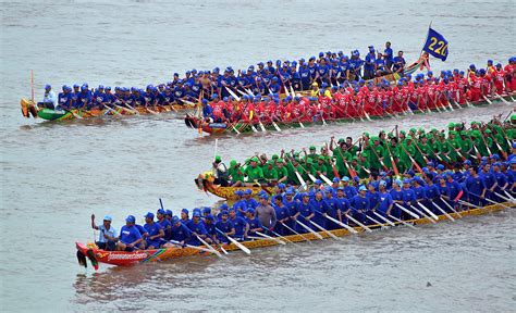 Boat Racing - Cambodian Water & Moon Festival - allPhoto Bangkok – Professional Photographer ...