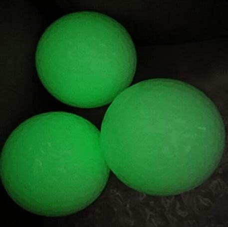 Glow In The Dark Golf Balls: The Best Ones - Golfers Passion