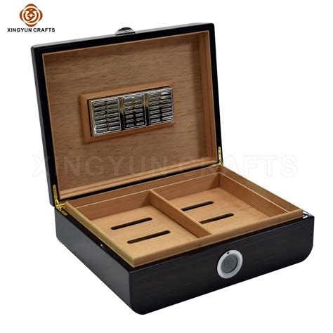 Top Quality Piano Glossy Finish Cedar Wooden Cigar Box With Humidor