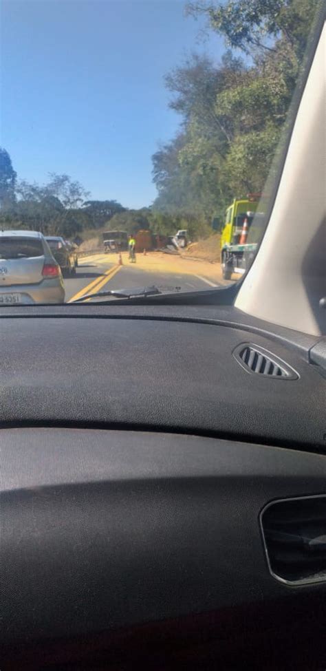 Olho Aberto Paran Carreta Carregada Soja Tomba Na Br Entre