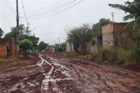 Mesmo Lama Na Porta De Casa Moradores Aprovam Avan O De Obra