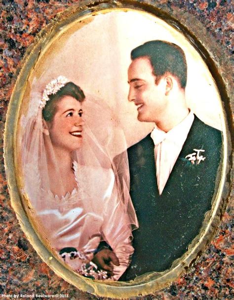 Beautiful Headstone Picture Of Couple On Their Wedding Day Cemetery