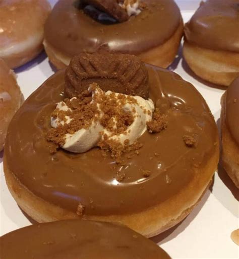 Krispy Kreme Jap N Presenta Su Nueva L Nea Lotus Biscoff Una Dulce