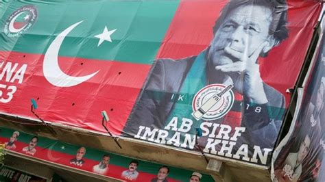 Imran Khans Pti Emerges Largest Party With Seats In Pakistan