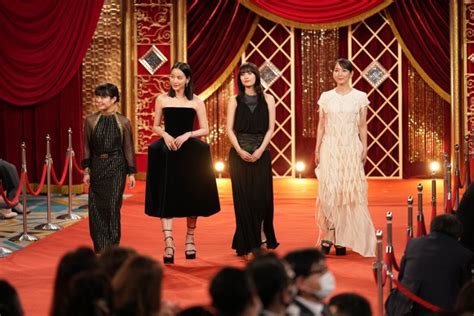 （写真）のん、黒のミニドレスを身に纏い登場＜第46回日本アカデミー賞＞ 映画 ニュース ｜クランクイン！