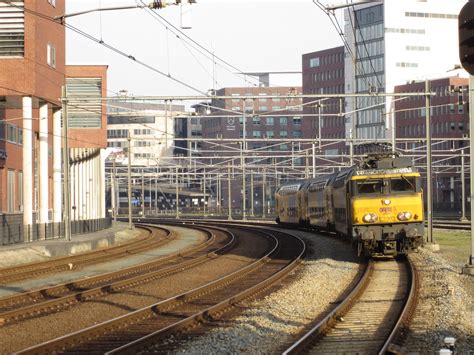 1700 DD AR NS 1757 Met DD AR 7334 Op Station Amersfoort De