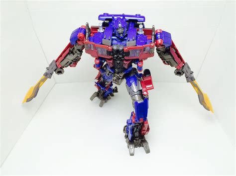 Transformers Studio Series Optimus Prime Faceplate-less Variant Images ...