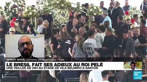 Lhommage Des Brésiliens Au Roi Pelé Légende Du Football Et Triple