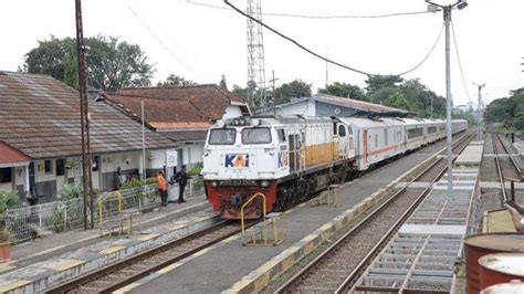 Tak Perlu Pakai Masker Berikut Syarat Terbaru Naik Kereta Api Berlaku