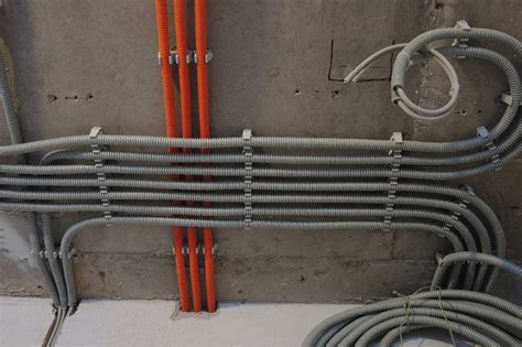 Как подобрать гофру для кабеля : гофрированный шланг использовать для ...