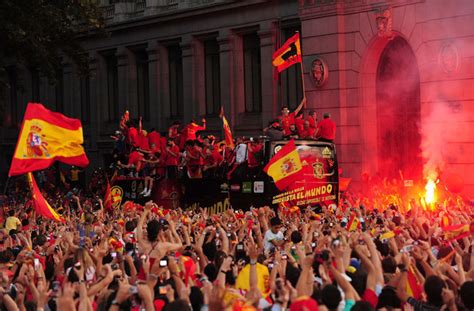 FIFA 2010 World Cup Champions Spain Victory Parade And Celebrations ...