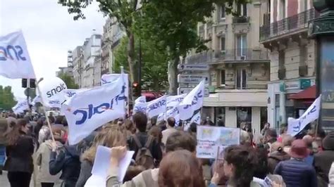 Manifestation Des Professeurs Contre La Réforme Du Collège Youtube