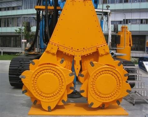 The Cutter Soil Mixing Head Bcm Type And Operating Rig