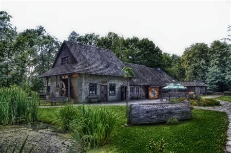 Skansen Zagroda Wsi Pszczyńskiej Garnek pl