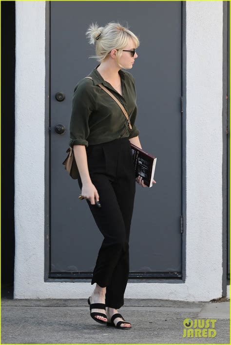 Emma Stone Shows Off Her New Platinum Blonde Hair Photo Emma