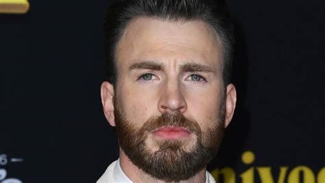 Captain America Chris Evans Coupe Court Aux Rumeurs Dun Retour Pèse