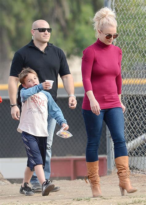 Photo Britney Spears et Kevin Federline assistent à un match de