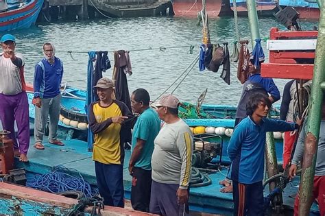 Lima Hari Terombang Ambing Di Laut Sugiyono 54 Ditemukan Selamat