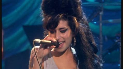 Amy Winehouse - Valerie - Live HD - YouTube