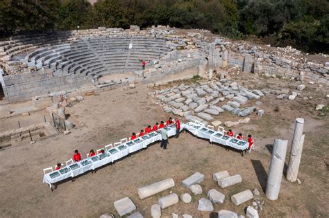 Teos Antik Kenti satrançta usta öğrenci buluşmasına ev sahipliği yaptı