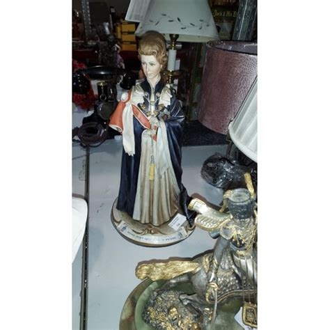 Capodimonte Figurine Hrh The Queen Bruno Merli Slight Ch At