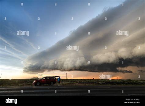 Storm Chaser Has Captured Incredible Footage From The Eye Of America S