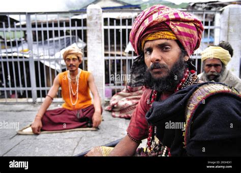 Sadhus Kedarnath Himalaya Garhwal Uttarakhanduttar Pradeshindia