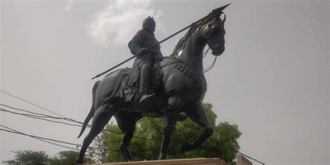 FRP Fiber Jhansi Ki Rani Laxmi Bai Statue & Sculpture 12 ft, For ...