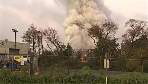 Firefighters Battle Scrap Yard Fire In Favona Auckland Newshub