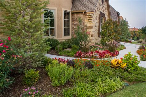 Oklahoma Landscape - Brightly-Colored Front Landscaping - Craftsman ...