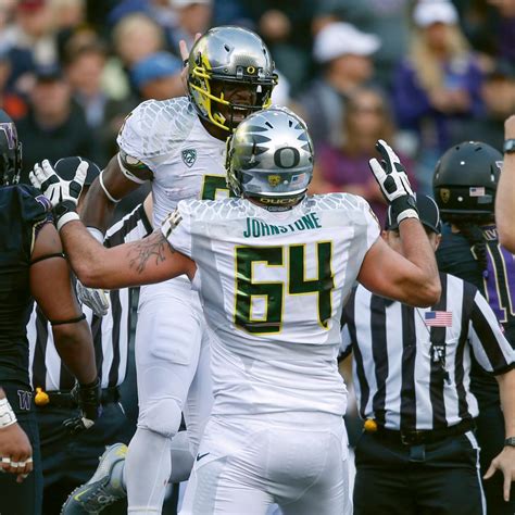 Oregon Ducks' Pink Helmets Are an Example All Teams Should Follow ...