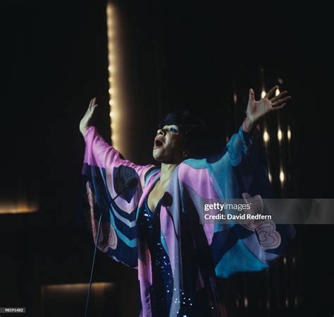 Welsh Singer Shirley Bassey Performs Live On Stage Circa 1975 News