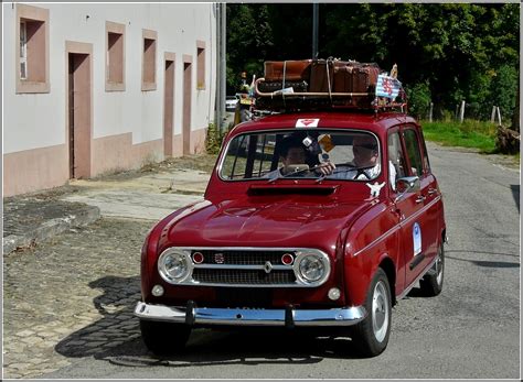 Einen gut erhaltenen Renault 4 mit Reisegepäck auf dem Dach habe ich am ...