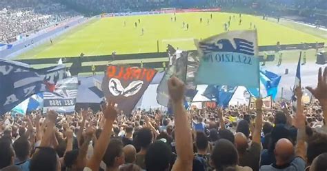 Lazio Tifosi Da Vergogna Cori Fascisti E Saluti Romani A Monaco