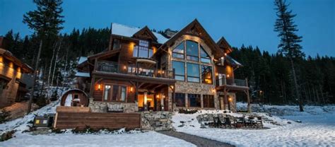 Bison Lodge Luxury Chalet In Revelstoke Canada