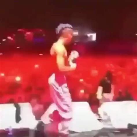 RileyTaugor On Twitter XXXTentacion Performing Look At Me