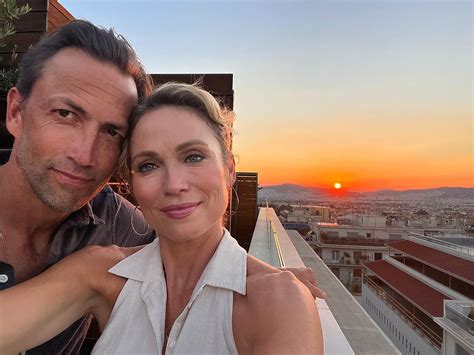 Andrew Shue Deletes Photos Of Wife Amy Robach Amid Tj Holmes Scandal