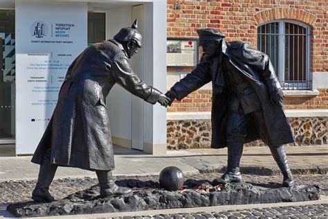 Christmas Truce Memorial, Mesen - WW1 Cemeteries.com - A photographic ...