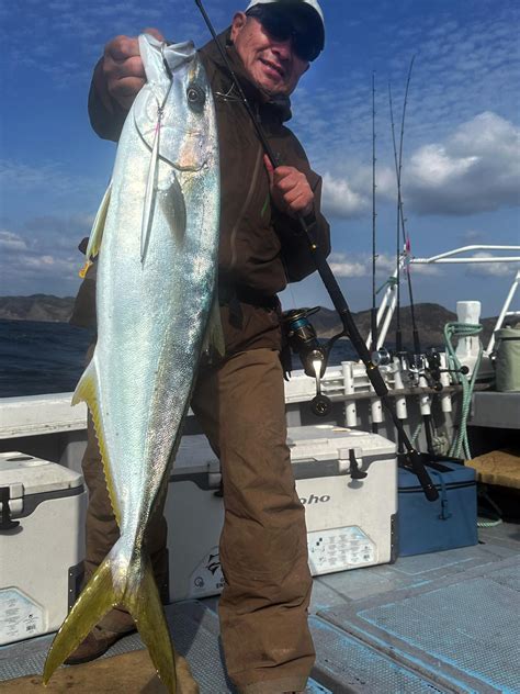 Offshore Actual Fishing. Tsushima, Nagasaki in Spring Spring sunfishing