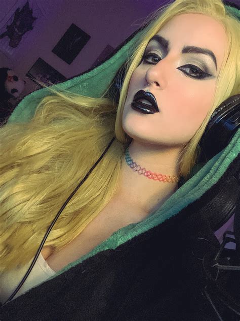 This Makeup Makes Me Feel Like A Queen ‿ R Pokket Official