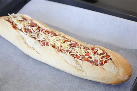 Stokbrood Gevuld Met Pittig Gehakt Lekker En Simpel