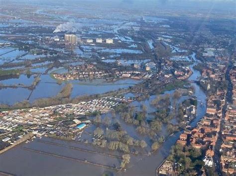 Aerial photographs show extent of flooding in Newark, Collingham and North Muskham at River ...