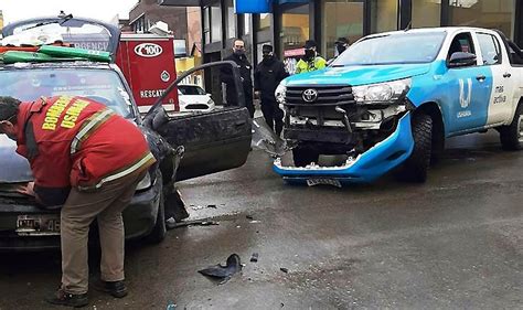 Una camioneta colisionó con un vehículo Diario El Sureño