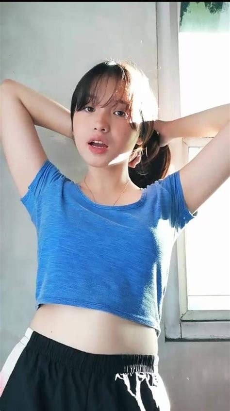 4 Hot Sexy Vien Babina Bikini Pics