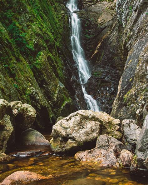 15 Breathtaking Waterfalls In Maine To Explore This Year