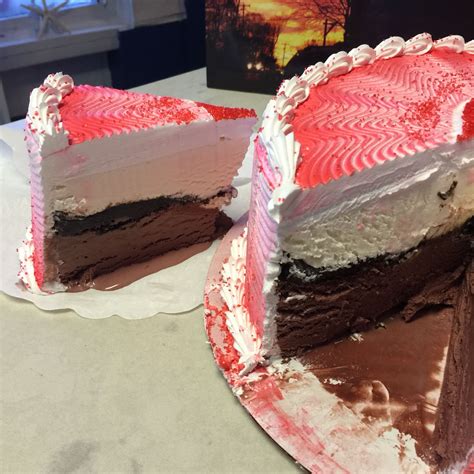 ice cream with red velvet cake 6